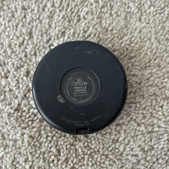 MAC Mineralize Skinfinish SO CEYLON Retired - Picture 2 of 4